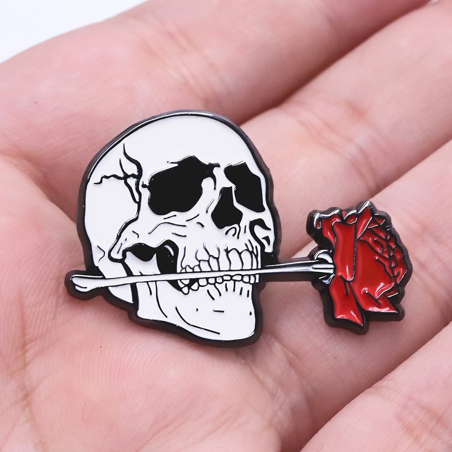 Skull with Rose Halloween Brooch - Zinc Alloy, Minimalist Style Fashion Accessory for Men, Creative, Party Gift