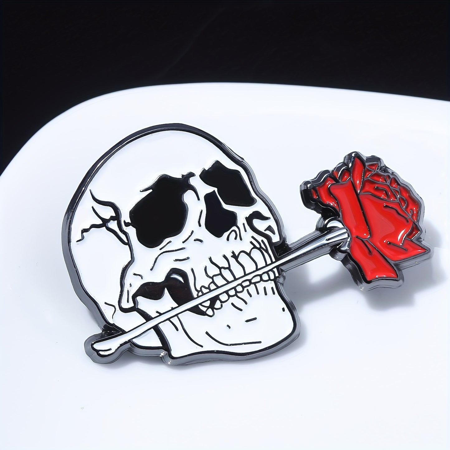 Skull with Rose Halloween Brooch - Zinc Alloy, Minimalist Style Fashion Accessory for Men, Creative, Party Gift