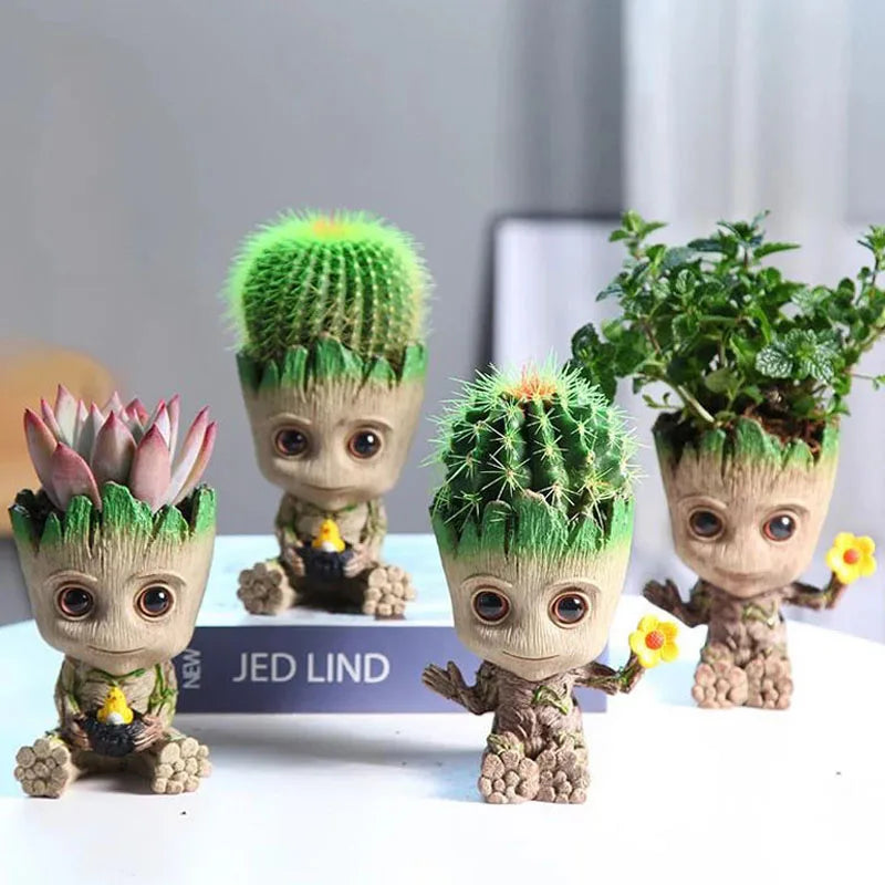 Groot cartoon statue