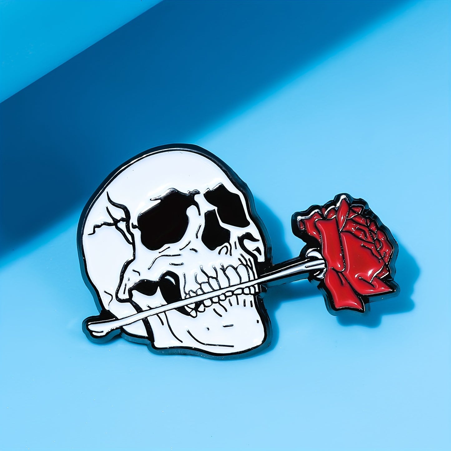 Skull with Rose Halloween Brooch - Zinc Alloy, Minimalist Style Fashion Accessory for Men, Creative, Party Gift