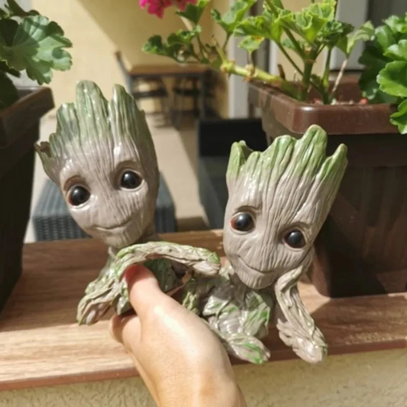 Groot cartoon statue