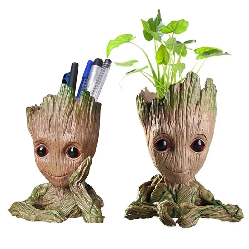 Groot cartoon statue
