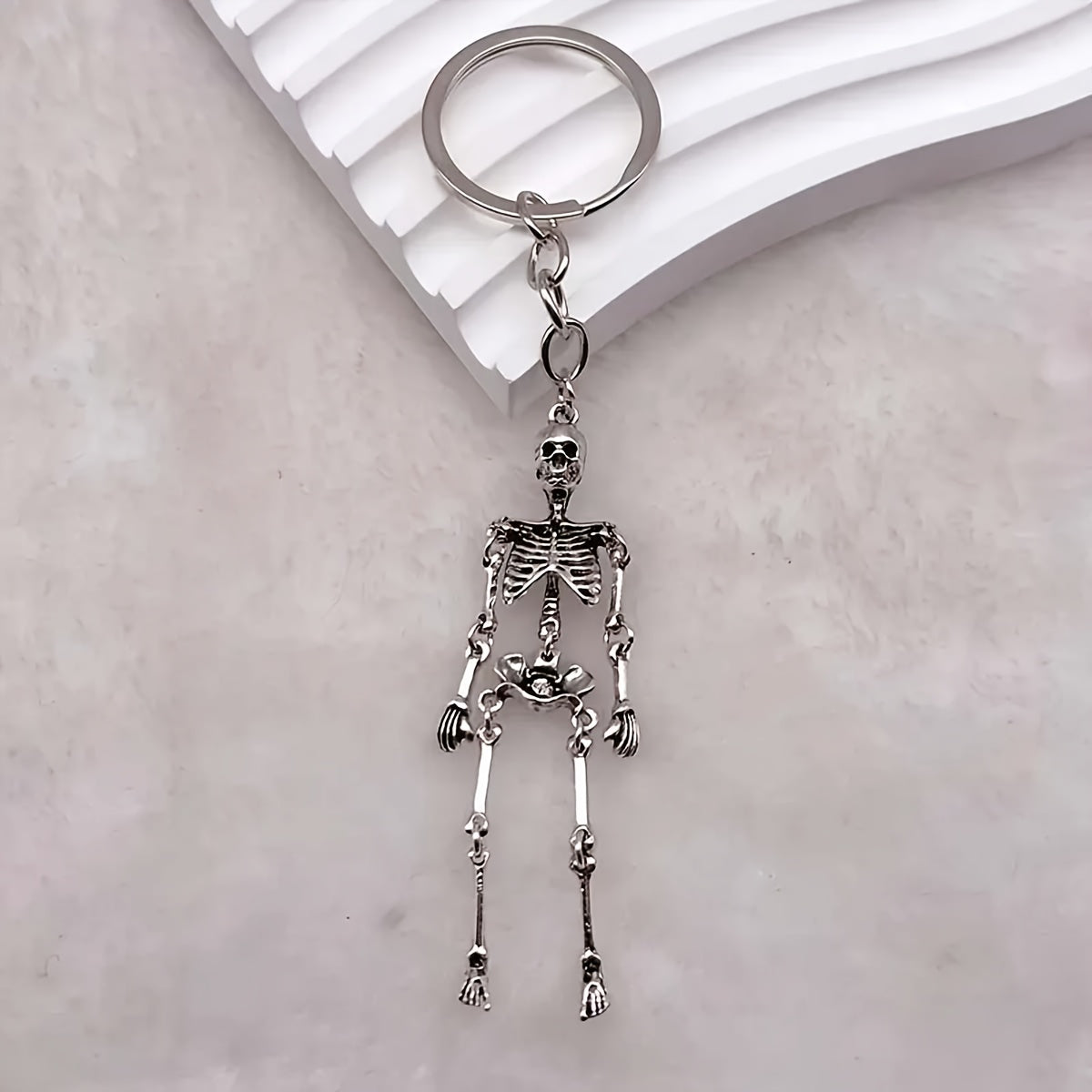 1pc Skeleton Keyring, Halloween Keychain, Skeleton Gift, Gothic Keyring, Gothic Gifts, Skull Keyring, Skeleton Accessories, Gothic Bag Accessory, Ideal for gifts